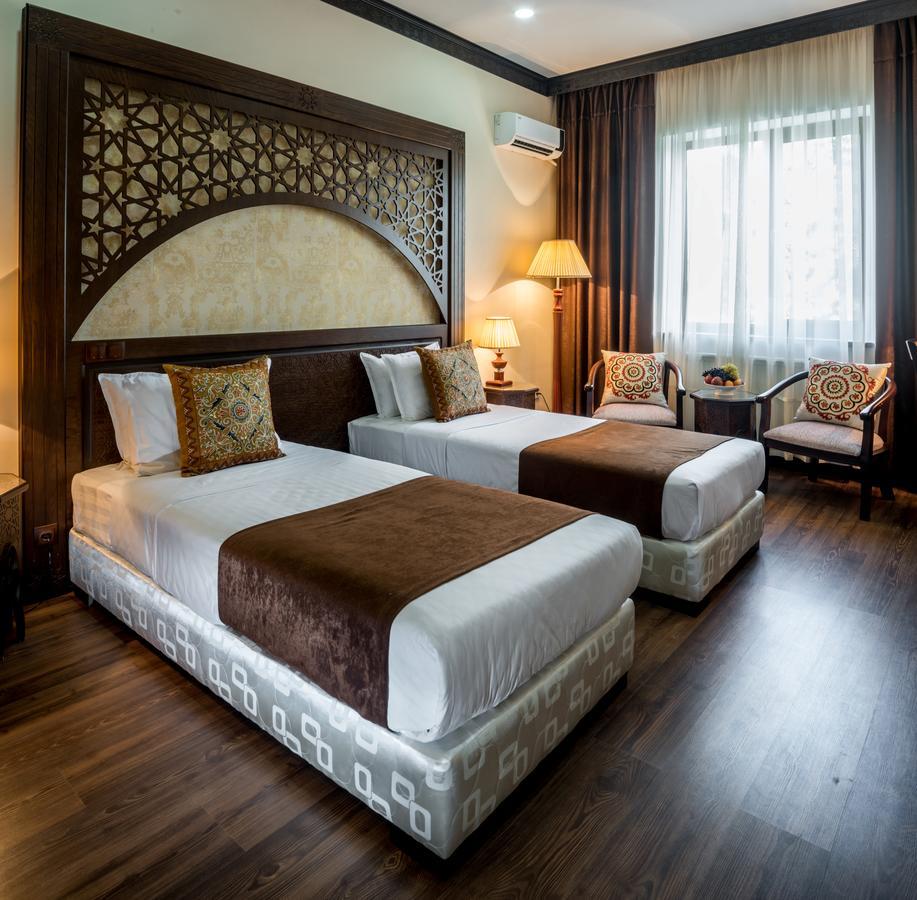 Orient Star Hotel Самарканд Екстериор снимка